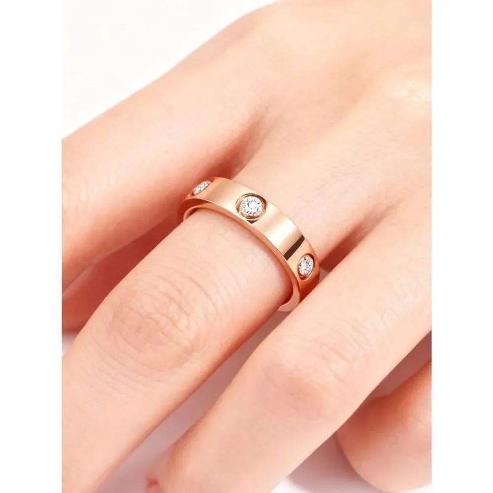 New Classic Diamond Love Ring